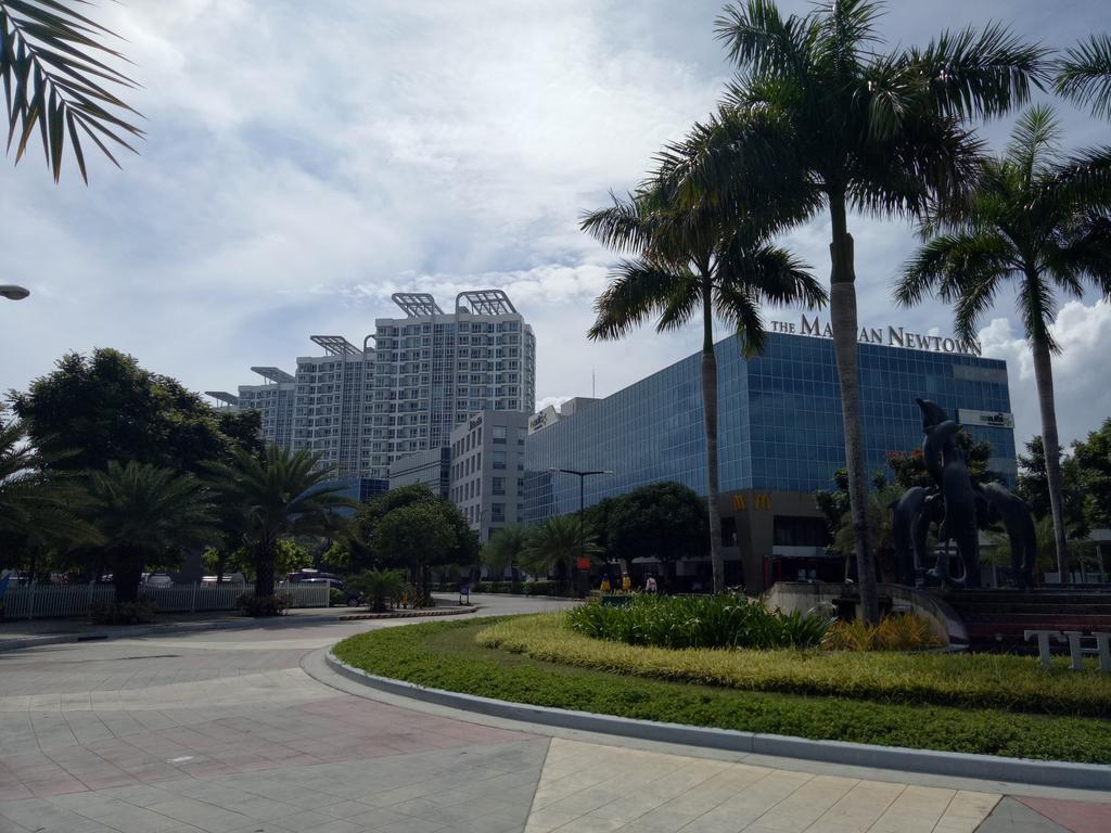 Mactan Newtown Condo มักตัน ภายนอก รูปภาพ